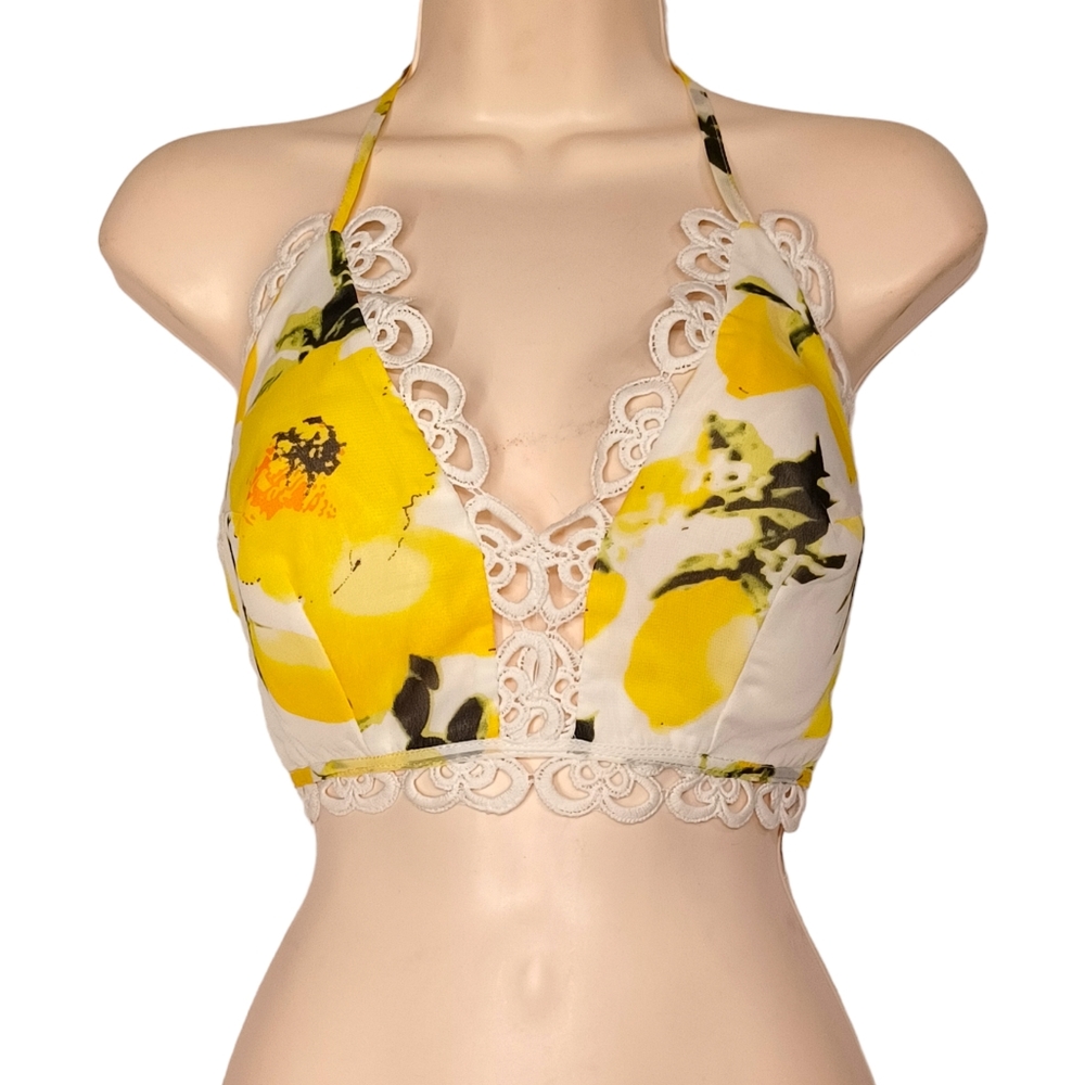 MISS AVENUE Lemon Novelty Fruit Print White Halter Crop Yellow White Top Medium